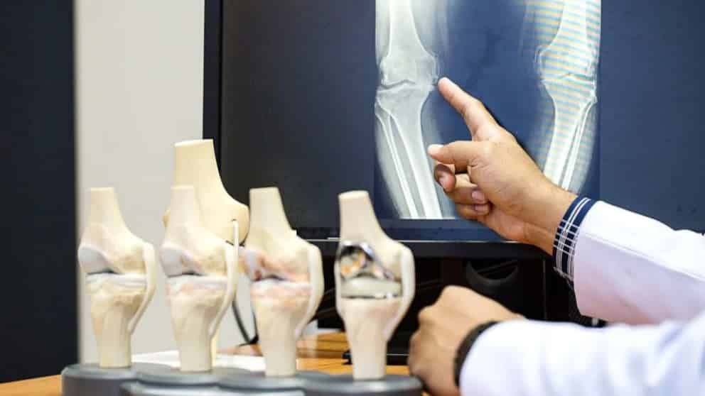چه زمانی باید به متخصص ارتوپدی مراجعه کنیم؟